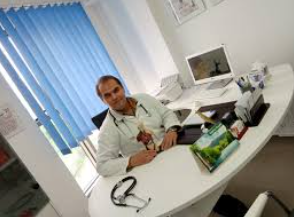 الدكتور انيس النهدي