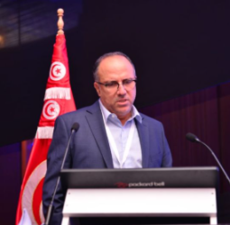 الدكتور منير فارح